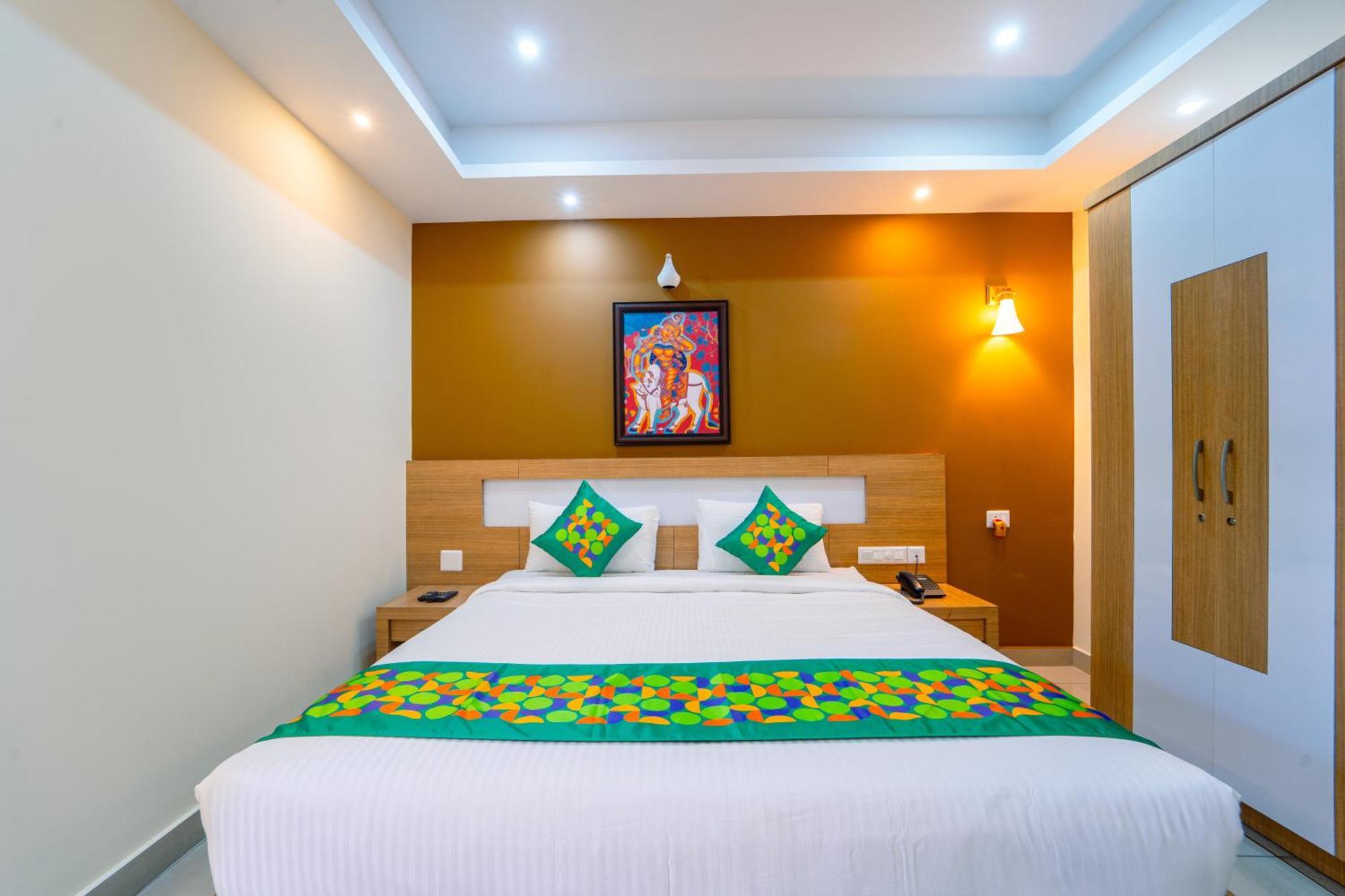 Treebo Sree Varshavilas Regency, 2 Mins From Guruvayoor Temple Guruvāyūr Exteriör bild