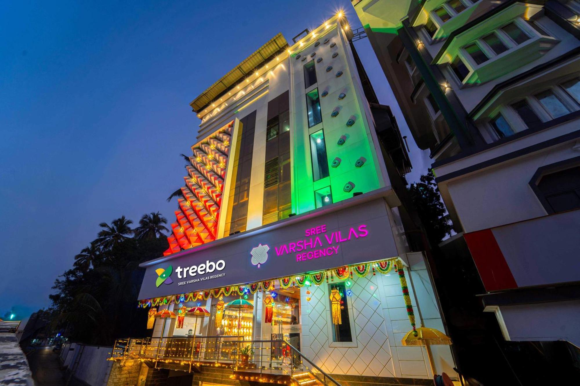 Treebo Sree Varshavilas Regency, 2 Mins From Guruvayoor Temple Guruvāyūr Exteriör bild